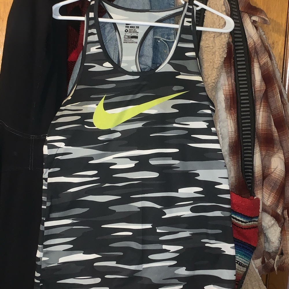 Nike Dri Fit Tank ⚡️